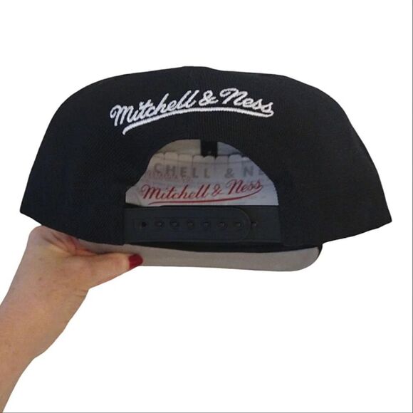 NBA LA Lakers Mitchell & Ness And LA Rams Snapback Hat Bundle - Picture 5 of 16